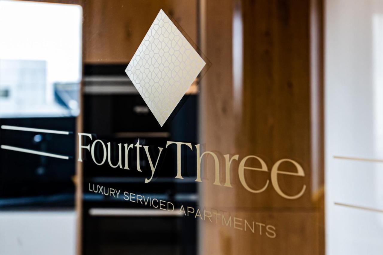 Fourty Three Luxury Serviced Apartments Düsseldorf Exterior foto Logo of 43