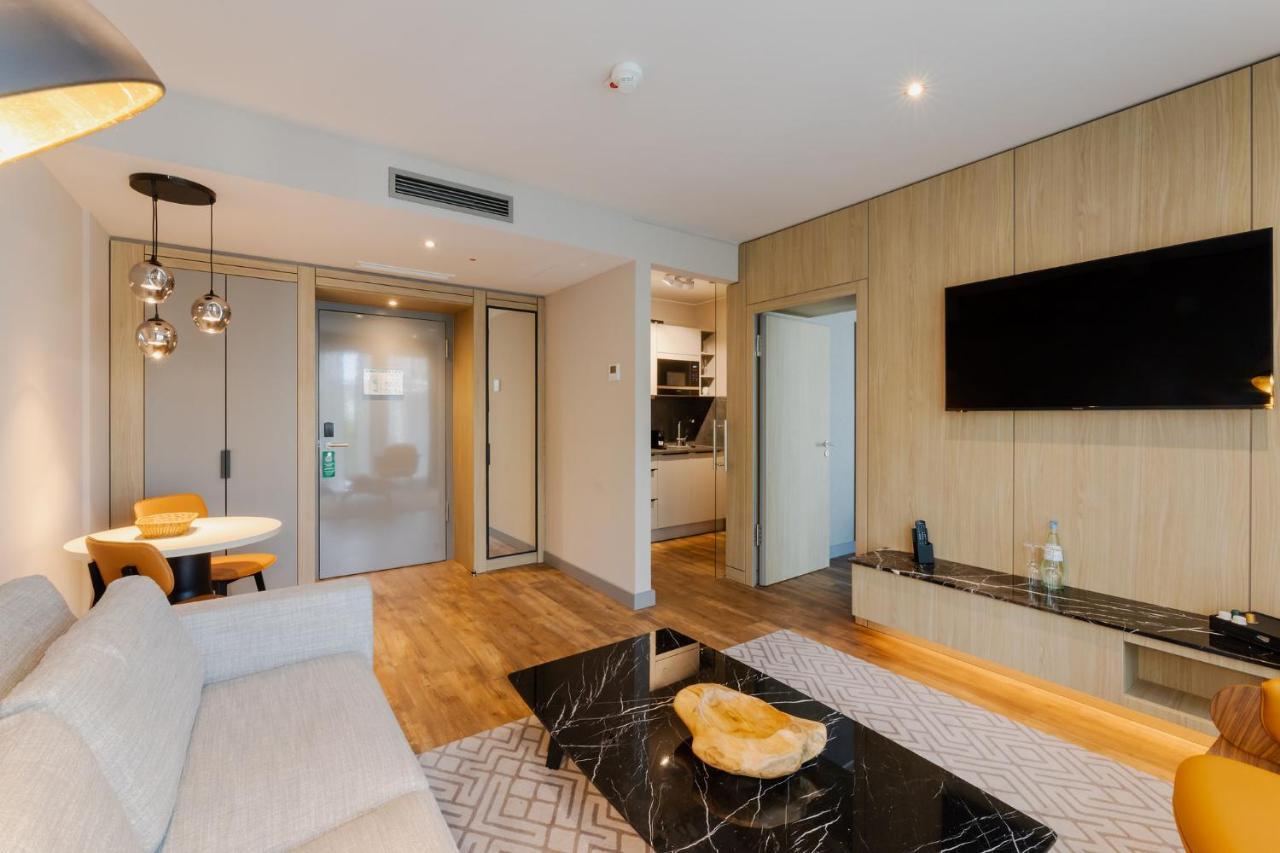 Fourty Three Luxury Serviced Apartments Düsseldorf Exterior foto A typical apartment interior