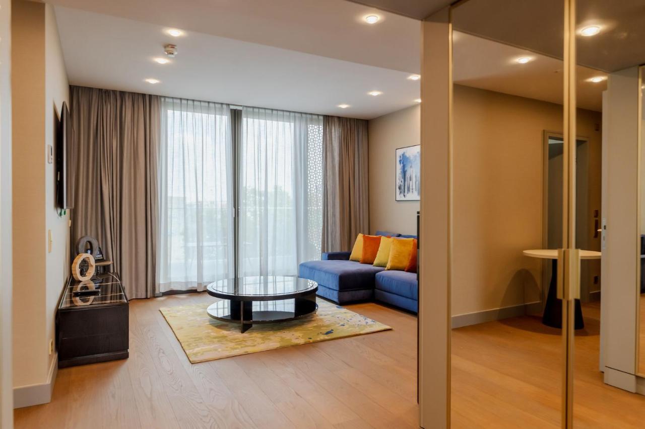 Fourty Three Luxury Serviced Apartments Düsseldorf Exterior foto Living room