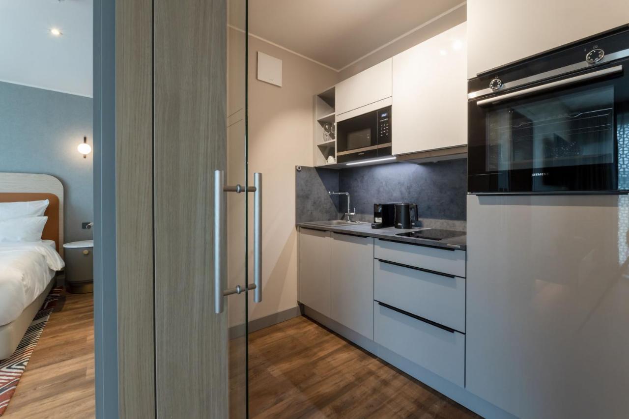 Fourty Three Luxury Serviced Apartments Düsseldorf Exterior foto Kitchenette in a studio apartment