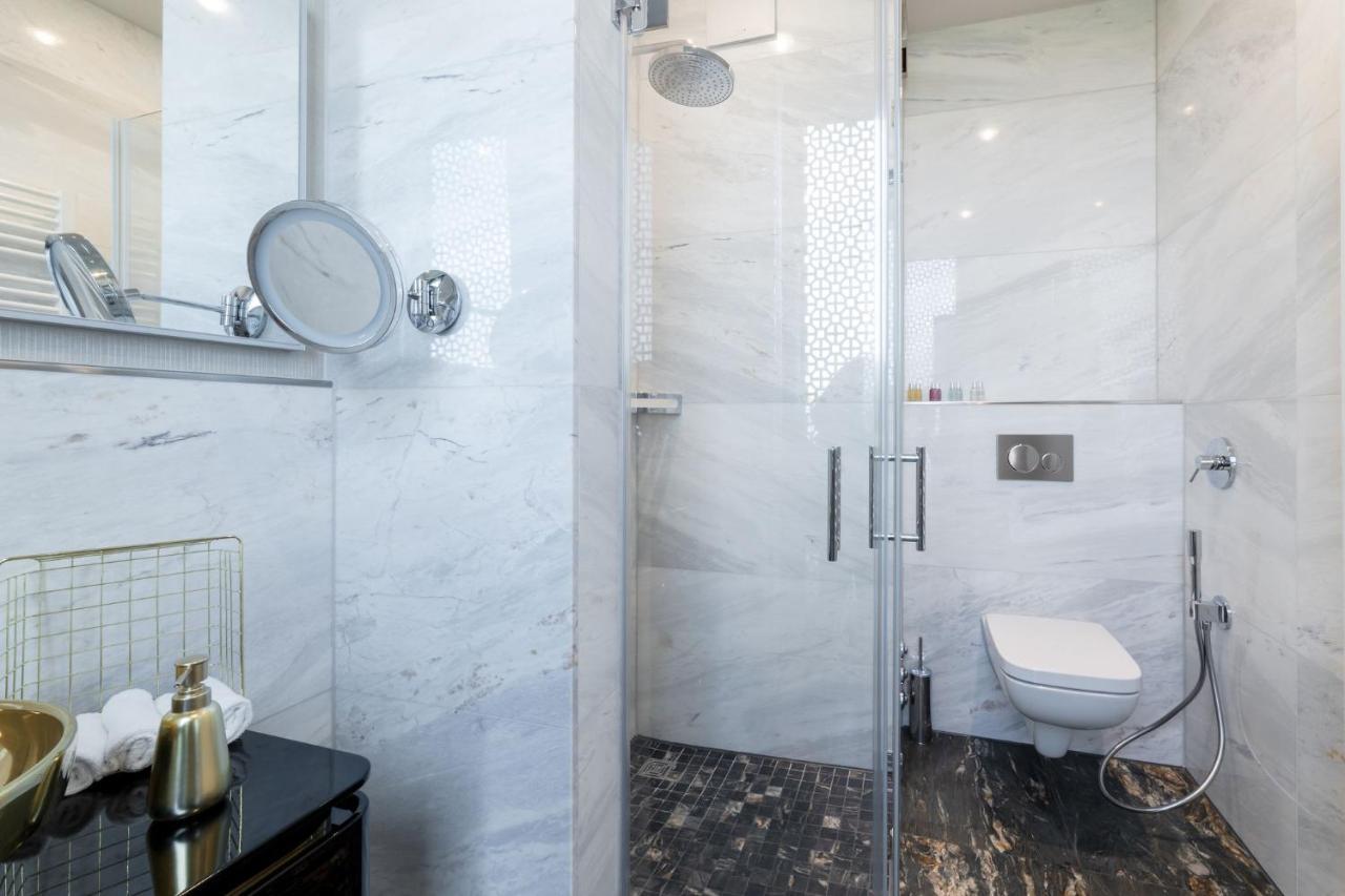 Fourty Three Luxury Serviced Apartments Düsseldorf Exterior foto Bathroom