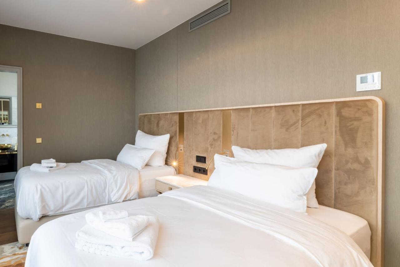 Fourty Three Luxury Serviced Apartments Düsseldorf Exterior foto A room at the hotel