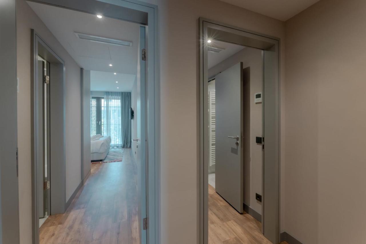 Fourty Three Luxury Serviced Apartments Düsseldorf Exterior foto A typical bedroom at the new hospital