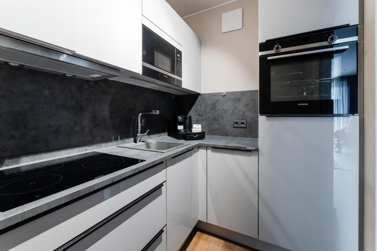 Fourty Three Luxury Serviced Apartments Düsseldorf Exterior foto A modern kitchen