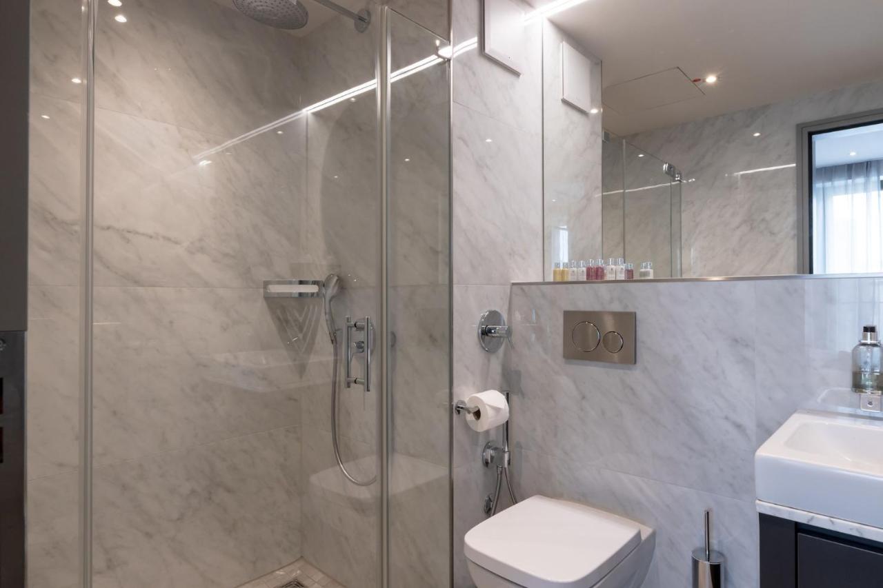 Fourty Three Luxury Serviced Apartments Düsseldorf Exterior foto A shower enclosure