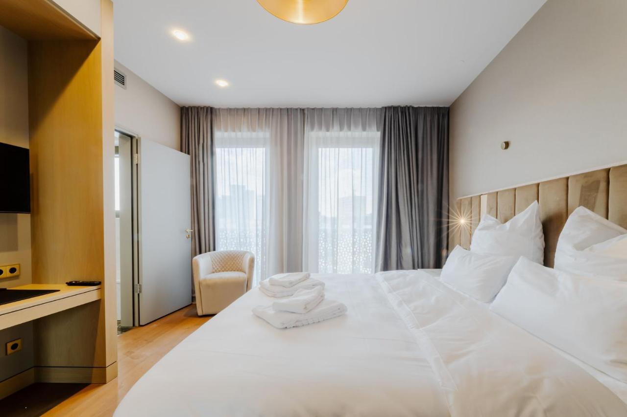 Fourty Three Luxury Serviced Apartments Düsseldorf Exterior foto A room at the hotel