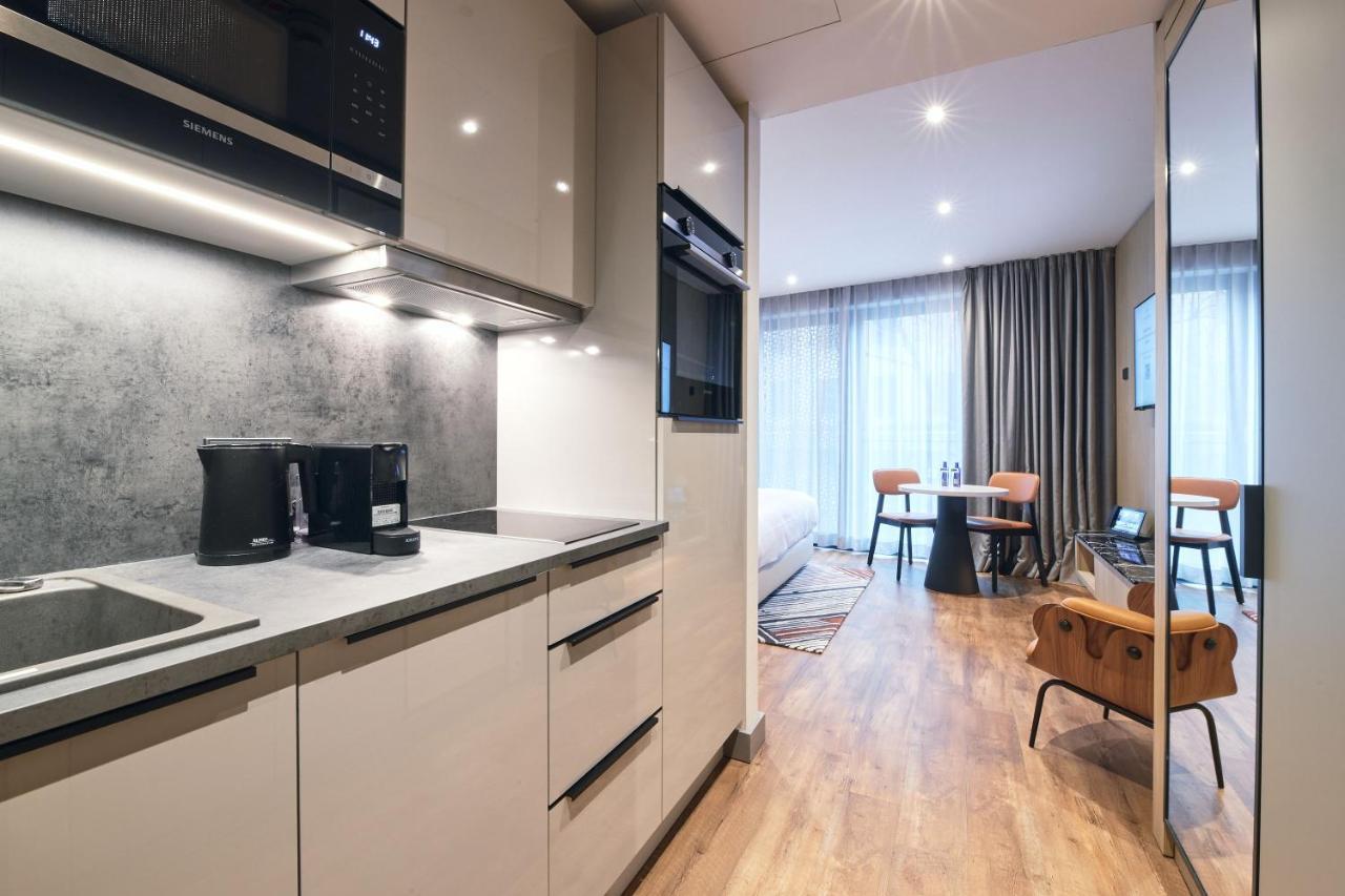 Fourty Three Luxury Serviced Apartments Düsseldorf Exterior foto A typical apartment at the complex